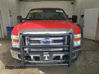 2010 Ford F-250 XL z VIN 1FTSX2B50AEB18045, wystawiony jako Copart lot #54476525 z przebiegiem 115 271 mil mil oraz Szkody całkowita. Historia ofert i sprzedaży dostępna na DreamBid. Obrazek 5.