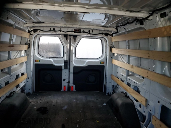 2019 Ford Transit z VIN 1FTYR1YM5KKA86628, wystawiony jako Copart lot #56229305 z przebiegiem Nie podano mil oraz Czysty tytuł • Clean title. Historia ofert i sprzedaży dostępna na DreamBid. Obrazek 10.