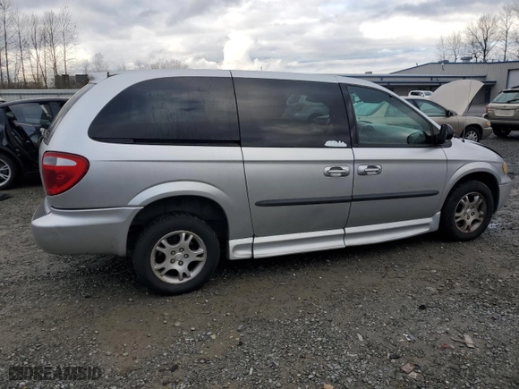 2003 Dodge Caravan Sport with VIN 2D4GP44L13R200100, listed as a Copart auction lot 82704394 with 110,824 mi miles and Salvage Title. Bid and sale history available at carsss.com. Image 3.