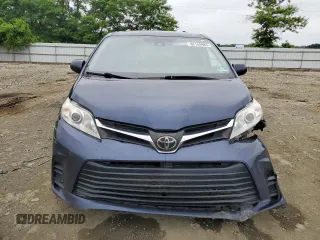 2018 Toyota Sienna LE Auto Access Seat with VIN 5TDKZ3DC1JS952847, listed as a Copart auction lot 62148985 with 98,950 mi miles and Salvage title. Bid and sale history available at DreamBid. Image 5.