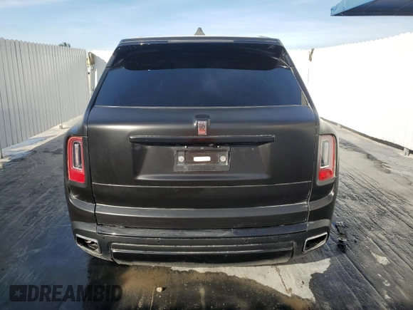 2022 Rolls-Royce Cullinan z VIN SLATV4C02NU214934, wystawiony jako Copart lot #78693434 z przebiegiem 1 444 mil mil oraz Szkoda całkowita • Salvage title. Historia ofert i sprzedaży dostępna na DreamBid. Obrazek 6.