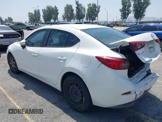 2015 Mazda 3 i Sport z VIN 3MZBM1U72FM168302, wystawiony jako IAAI lot #42331347 z przebiegiem 122 801 mil mil oraz . Historia ofert i sprzedaży dostępna na DreamBid. Obrazek 3.