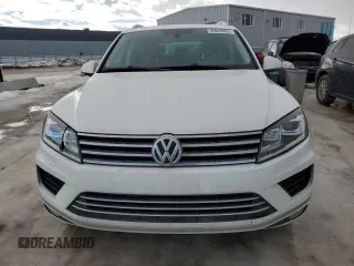 2017 Volkswagen Touareg Sport with VIN WVGEF7BP3HD002560, listed as a Copart auction lot 46649865 with 115,704 mi miles and Salvage Title. Bid and sale history available at DreamBid. Image 5.