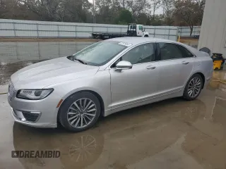 2019 Lincoln MKZ Standard with VIN 3LN6L5A91KR619118, listed as a Copart auction lot 82528044 with 10,541 mi miles and Salvage Title. Bid and sale history available at carsss.com. Image 1.