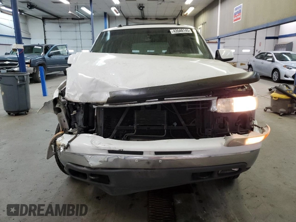 2004 Chevrolet Suburban Z71 with VIN 3GNFK16ZX4G119022, listed as a Copart auction lot 43548145 with 174,143 mi miles and Salvage Title. Bid and sale history available at carsss.com. Image 5.