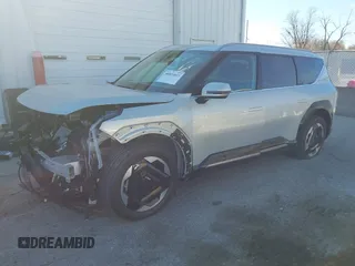 2024 Kia EV9 Land z VIN KNDADFS52R6025531, wystawiony jako IAAI lot #40831011 z przebiegiem Nie podano mil oraz . Historia ofert i sprzedaży dostępna na DreamBid. Obrazek 18.