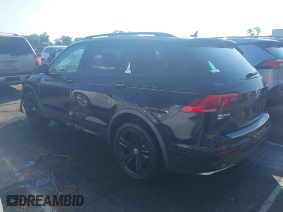 2019 Volkswagen Tiguan SE z VIN 3VV3B7AX3KM135261, wystawiony jako IAAI lot #42600904 z przebiegiem 62 026 mil mil oraz . Historia ofert i sprzedaży dostępna na DreamBid. Obrazek 14.