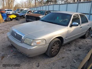 2007 Mercury Grand Marquis LS with VIN 2MEHM75V77X605048, listed as a IAAI auction lot 41622774 with 172,354 mi miles. Bid and sale history available at carsss.com. Image 2.