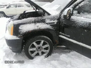 2007 Cadillac Escalade with VIN 1GYFK638X7R200425, listed as a IAAI auction lot 41212224 with 292,416 mi miles. Bid and sale history available at carsss.com. Image 6.