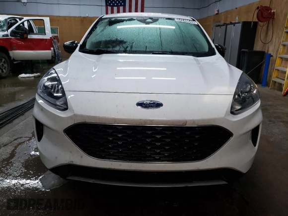 2022 Ford Escape SE Hybrid with VIN 1FMCU9BZ7NUA61357, listed as a Copart auction lot 44249845 with 29,370 mi miles and Clean Title. Bid and sale history available at carsss.com. Image 5.