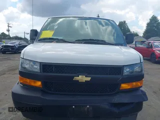 2022 Chevrolet Express Cargo Van with VIN 1GCWGAFP8N1281210, listed as a IAAI auction lot 40402854 with 25,280 mi miles. Bid and sale history available at carsss.com. Image 12.