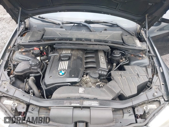 2011 BMW 3 Series 328i xDrive z VIN WBAPK5C54BF121544, wystawiony jako IAAI lot #42443324 z przebiegiem 123 193 mil mil oraz . Historia ofert i sprzedaży dostępna na DreamBid. Obrazek 10.