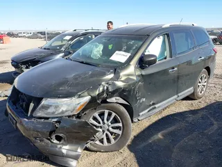 2016 Nissan Pathfinder S with VIN 5N1AR2MN4GC646951, listed as a IAAI auction lot 41411060 with 121690 miles. Bid and sale history available at carsss.com. Image 19.