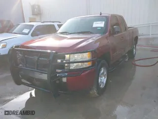 2008 Chevrolet Silverado 1500 LT w/1LT with VIN 1GCEK19J18Z329010, listed as a IAAI auction lot 41981882 with 175,091 mi miles. Bid and sale history available at carsss.com. Image 2.