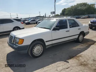 1987 Mercedes-Benz 300 E с VIN WDBEA30D4HA553388, выставлен на аукционе Copart как лот 49947425 с пробегом 201 128 миль миль и Списание • Salvage title. История ставок и продаж доступна на DreamBid. Изображение 1.