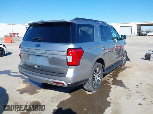 2024 Ford Expedition XLT with VIN 1FMJU1H81REA58591, listed as a IAAI auction lot 41387275 with 3,173 mi miles. Bid and sale history available at carsss.com. Image 4.