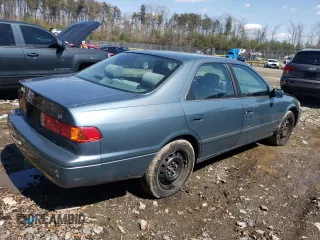2001 Toyota Camry CE z VIN 4T1BG22KX1U788449, wystawiony jako Copart lot #48906494 z przebiegiem 105 062 mil mil oraz Szkoda całkowita • Salvage title. Historia ofert i sprzedaży dostępna na DreamBid. Obrazek 3.