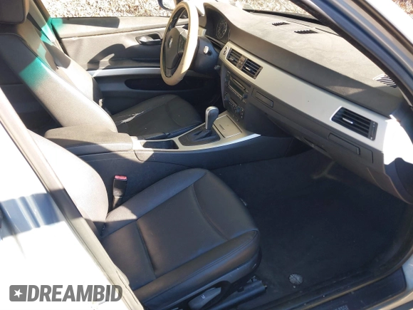 2006 BMW 3 Series 325xi with VIN WBAVD13576KV09164, listed as a IAAI auction lot 40558363 with 148,819 mi miles. Bid and sale history available at carsss.com. Image 5.
