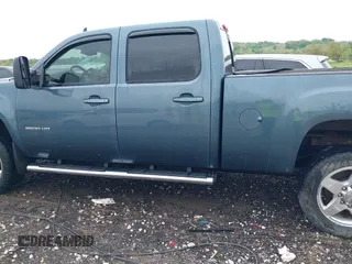 2013 GMC Sierra 2500HD SLT with VIN 1GT121E82DF189658, listed as a IAAI auction lot 42080921 with 160,616 mi miles and . Bid and sale history available at DreamBid. Image 14.
