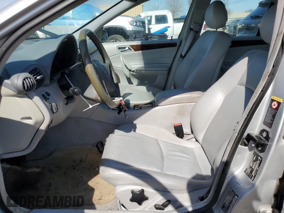2001 Mercedes-Benz C 230/260/280/320 z VIN WDBRF61J91F050568, wystawiony jako Copart lot #48899705 z przebiegiem 220 079 mil mil oraz Szkoda całkowita • Salvage title. Historia ofert i sprzedaży dostępna na DreamBid. Obrazek 7.