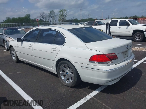 2006 BMW 7 Series 750Li with VIN WBAHN83516DT32361, listed as a IAAI auction lot 41973491 with 170,428 mi miles. Bid and sale history available at carsss.com. Image 3.