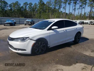 2015 Chrysler 200 S z VIN 1C3CCCBG5FN516578, wystawiony jako Copart lot #50608685 z przebiegiem 114 143 mil mil oraz Szkoda całkowita • Salvage title. Historia ofert i sprzedaży dostępna na DreamBid. Obrazek 1.