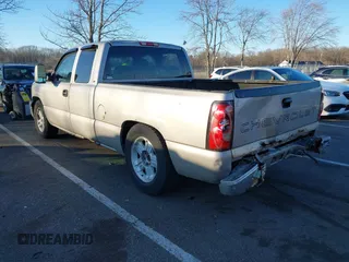2005 Chevrolet Silverado 1500 Work Truck with VIN 1GCEC19X95Z357652, listed as a IAAI auction lot 41596860 with 111,429 mi miles. Bid and sale history available at carsss.com. Image 3.