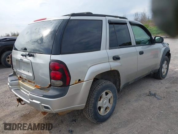 2005 Chevrolet TrailBlazer LT with VIN 1GNDT13S452232714, listed as a IAAI auction lot 42166555 with 168,106 mi miles and . Bid and sale history available at DreamBid. Image 4.