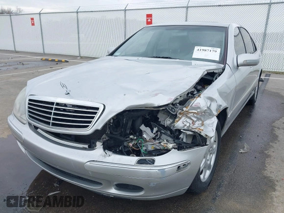 2000 Mercedes-Benz S-Class with VIN WDBNG70JXYA054073, listed as a IAAI auction lot 41987179 with 124,968 mi miles. Bid and sale history available at carsss.com. Image 6.