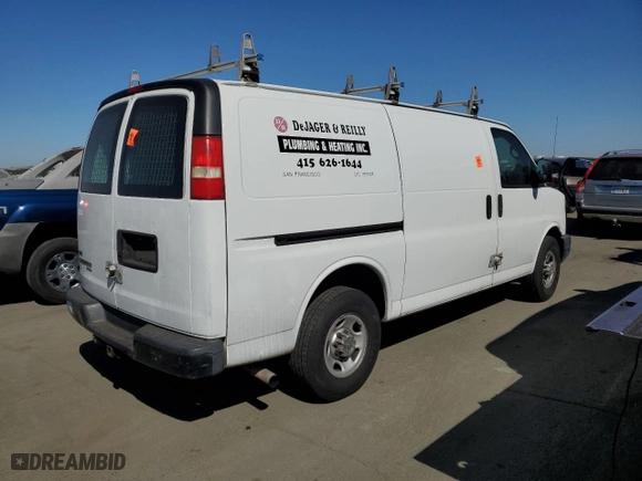 2011 Chevrolet Express Cargo Van with VIN 1GCWGFCA5B1135243, listed as a Copart auction lot 73067104 with 211,101 mi miles and Clean Title. Bid and sale history available at carsss.com. Image 3.