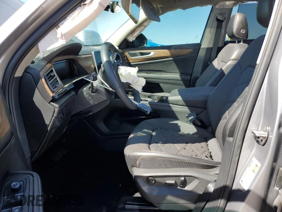 2024 Volkswagen Atlas SE z VIN 1V2JR2CA4RC552640, wystawiony jako Copart lot #48575215 z przebiegiem 9 365 mil mil oraz Nie do naprawy • Non repairable. Historia ofert i sprzedaży dostępna na DreamBid. Obrazek 7.
