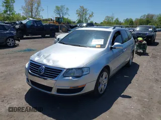 2008 Volkswagen Passat Komfort z VIN WVWLK73C38E053716, wystawiony jako IAAI lot #42176595 z przebiegiem 134 738 mil mil oraz . Historia ofert i sprzedaży dostępna na DreamBid. Obrazek 17.