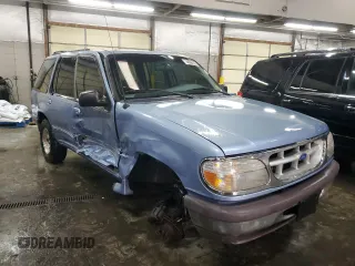 1997 Ford Explorer XLT with VIN 1FMDU35P8VZB98855, listed as a Copart auction lot 44594105 with 210,155 mi miles and Salvage title. Bid and sale history available at DreamBid. Image 4.