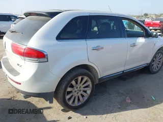 2013 Lincoln MKX with VIN 2LMDJ6JK0DBL02510, listed as a IAAI auction lot 41775660 with 137,755 mi miles. Bid and sale history available at carsss.com. Image 4.