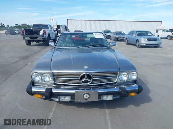1988 Mercedes-Benz 560 SL with VIN WDBBA48D0JA088479, listed as a IAAI auction lot 41272731 with 91,858 mi miles and . Bid and sale history available at DreamBid. Image 12.