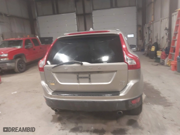 2013 Volvo XC60 T6 with VIN YV4902DZ9D2447347, listed as a IAAI auction lot 41791033 with 165,112 mi miles. Bid and sale history available at carsss.com. Image 16.