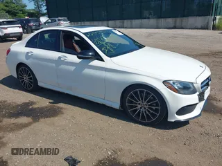 2018 Mercedes-Benz C 300 z VIN 55SWF4JB0JU267401, wystawiony jako IAAI lot #42553523 z przebiegiem 115 218 mil mil oraz . Historia ofert i sprzedaży dostępna na DreamBid. Obrazek 1.
