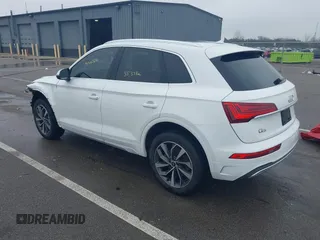 2021 Audi Q5 Premium Plus z VIN WA1BAAFY8M2077292, wystawiony jako IAAI lot #41663216 z przebiegiem 35 378 mil mil oraz . Historia ofert i sprzedaży dostępna na DreamBid. Obrazek 3.