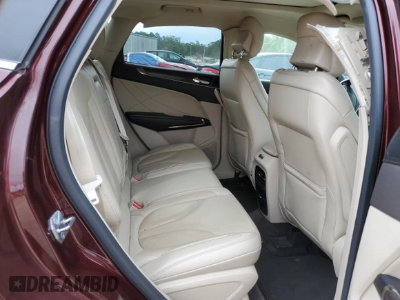 2017 Lincoln MKC Reserve с VIN 5LMCJ3C92HUL04966, выставлен на аукционе Copart как лот 57449045 с пробегом 89 924 миль миль и Списание • Salvage title. История ставок и продаж доступна на DreamBid. Изображение 10.