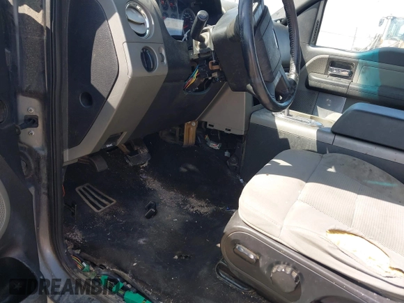 2004 Ford F-150 XLT with VIN 1FTPX14554NC14612, listed as a IAAI auction lot 41890306 with 208,248 mi miles. Bid and sale history available at carsss.com. Image 6.