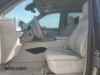 2025 Cadillac Escalade z VIN 1GYS9GRL2SR150916, wystawiony jako Copart lot #54397255 z przebiegiem 3 650 mil mil oraz Szkoda całkowita • Salvage title. Historia ofert i sprzedaży dostępna na DreamBid. Obrazek 7.