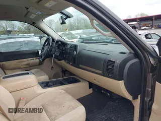 2007 Chevrolet Silverado 1500 LTZ with VIN 2GCEK133971624518, listed as a IAAI auction lot 41904320 with 230,724 mi miles and . Bid and sale history available at DreamBid. Image 5.