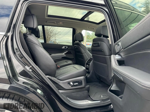 2020 BMW X7 xDrive40i with VIN 5UXCW2C08L9B71471, listed as a Copart auction lot 53714185 with 138,817 mi miles and Clean Title. Bid and sale history available at carsss.com. Image 6.