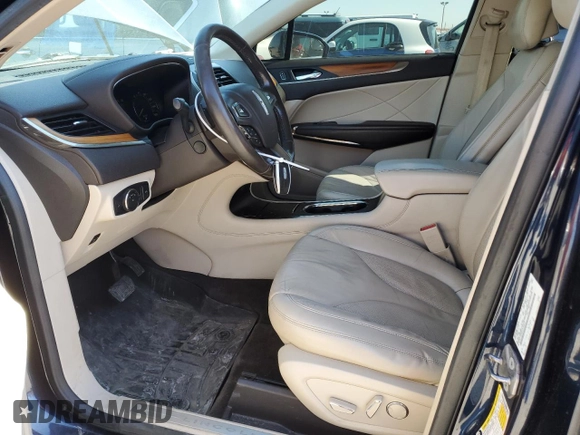 2017 Lincoln MKC Select with VIN 5LMCJ2D99HUL00633, listed as a Copart auction lot 48498295 with 122,621 mi miles and Non repairable. Bid and sale history available at DreamBid. Image 7.