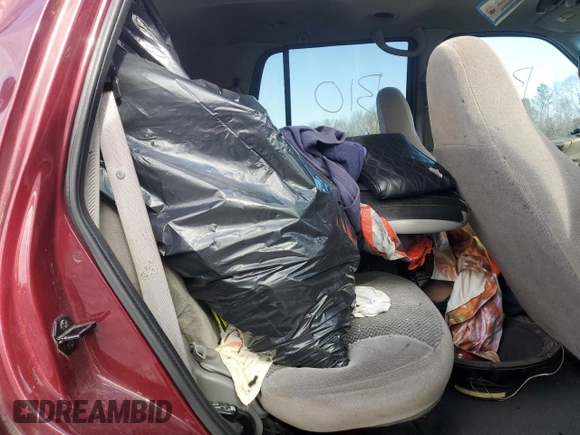 2000 Ford Expedition XLT with VIN 1FMRU166XYLA82466, listed as a Copart auction lot 42507135 with 214,014 mi miles and Salvage Title. Bid and sale history available at DreamBid. Image 10.