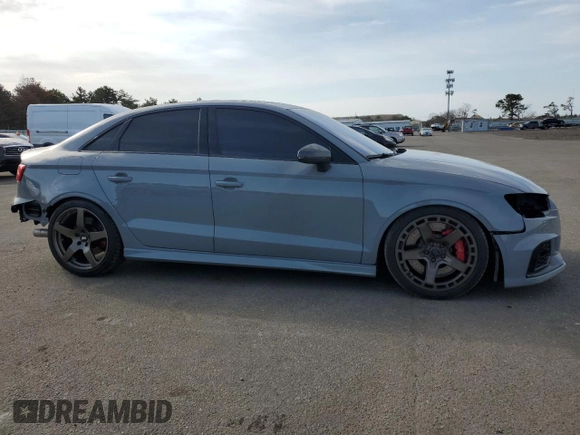 2019 Audi RS 3 z VIN WUABWGFF9KA906868, wystawiony jako Copart lot #49898414 z przebiegiem 42 348 mil mil oraz . Historia ofert i sprzedaży dostępna na DreamBid. Obrazek 4.