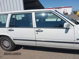 1993 Volvo 960 z VIN YV1KW9517P0010929, wystawiony jako IAAI lot #42159784 z przebiegiem 246 735 mil mil oraz . Historia ofert i sprzedaży dostępna na DreamBid. Obrazek 13.