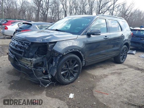 2018 Ford Explorer XLT with VIN 1FM5K8D84JGB01514, listed as a IAAI auction lot 41803132 with 59,107 mi miles and . Bid and sale history available at carsss.com. Image 18.