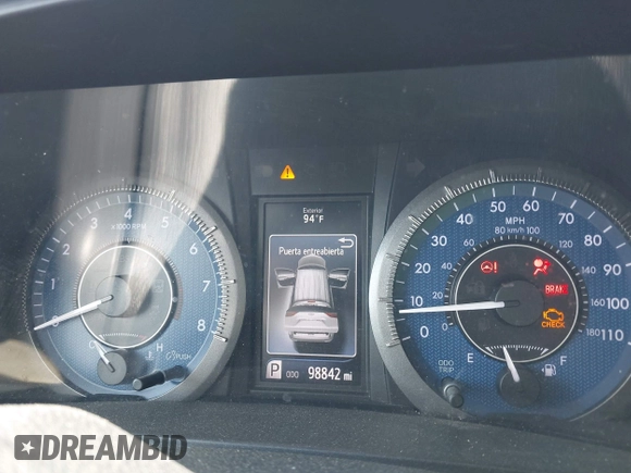 2016 Toyota Sienna XLE z VIN 5TDYK3DC2GS739042, wystawiony jako IAAI lot #42163983 z przebiegiem 98 842 mil mil oraz . Historia ofert i sprzedaży dostępna na DreamBid. Obrazek 7.