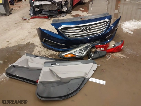 2017 Hyundai Sonata SE with VIN 5NPE24AF7HH528398, listed as a IAAI auction lot 41591124 with 104,587 mi miles. Bid and sale history available at carsss.com. Image 12.